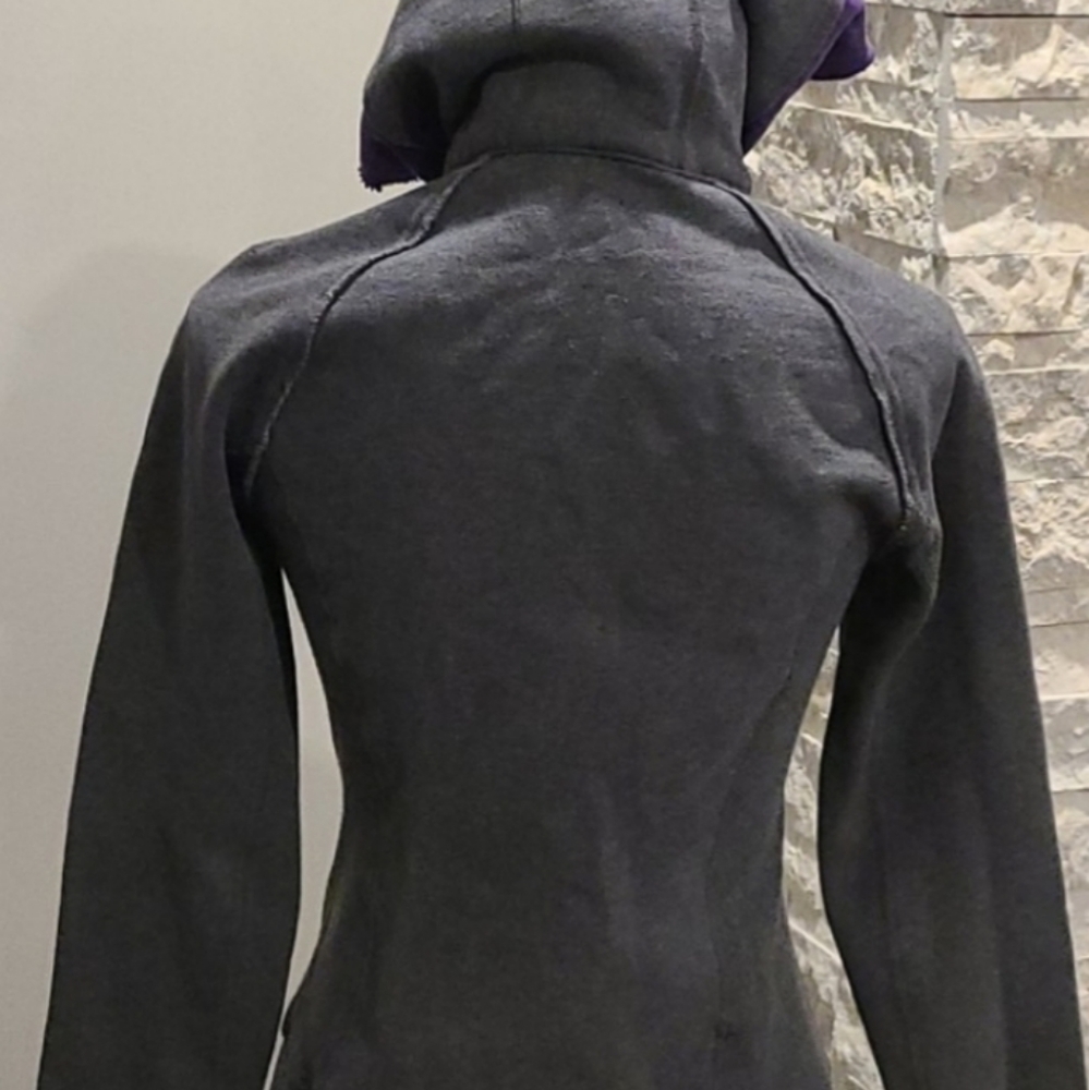 Vintage (2005) Lululemon Scuba Hoody - Picture 2 of 5